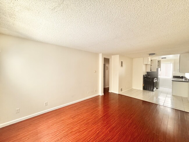 Building Photo - 3637 Keystone Av Unit 7 Rental