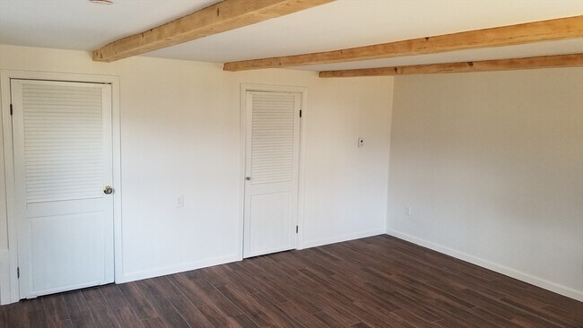 Photo - 300-302 Pleasant St Unit 3