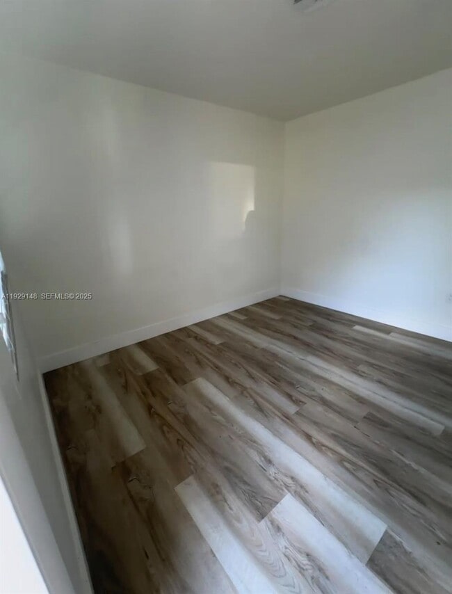 Photo - 111 SW 31st Ct Unidad 4