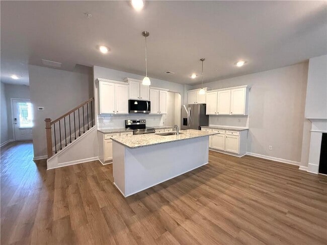 Photo - 401 Lanier Cir
