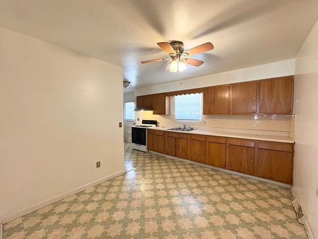 Photo - Charming 2 Bed, 1 Bath Home with Hardwood Floors