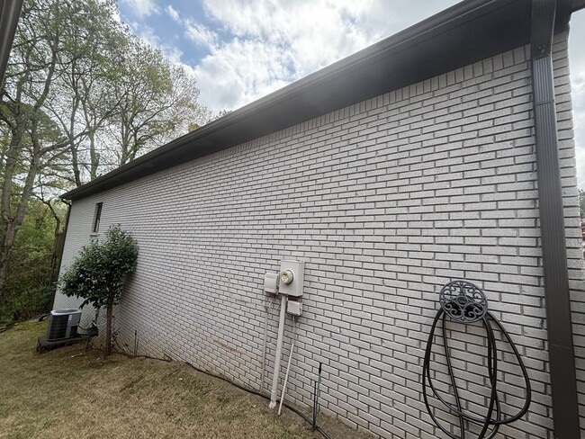 Photo - Spacious 3 Bed 2 Bath Home In Homewood With Large Basement