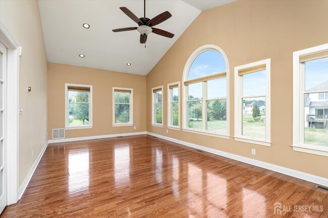 Photo - 15 Meadowlark Dr
