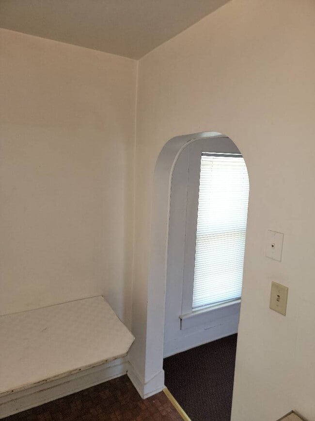 Photo - 547 Niagara St