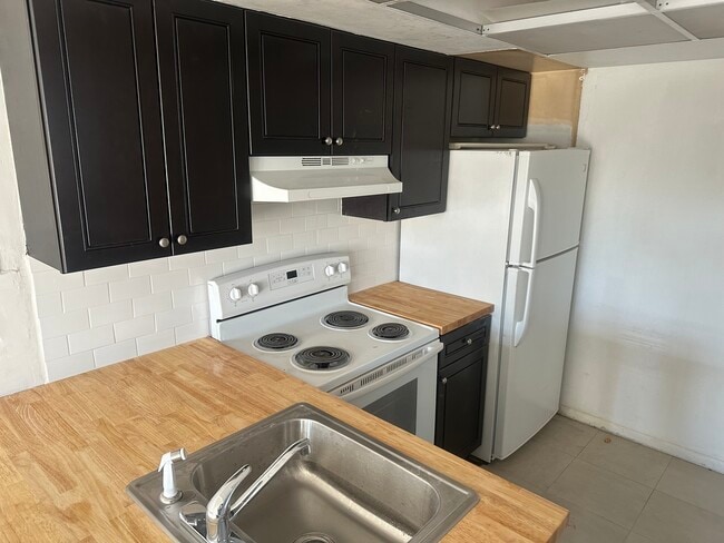 Photo - 275 SW 15th St Unidad #102