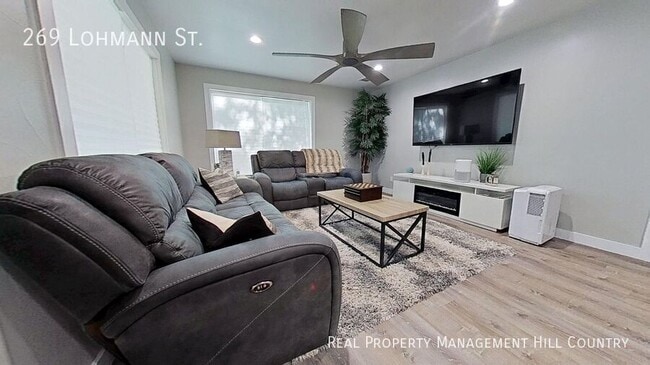Photo - 269 Lohmann St