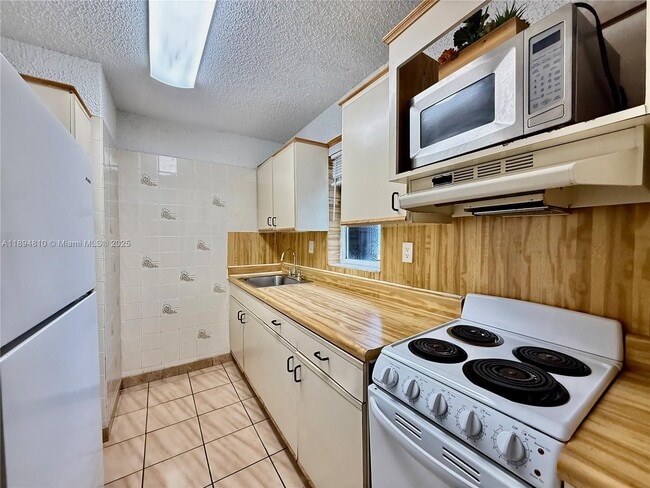 Photo - 424 SW 7th St Unidad 404