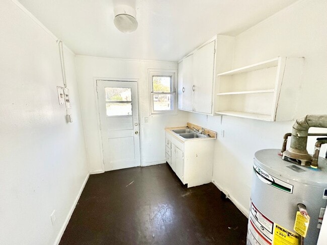 Photo - 277 Whitgreen St