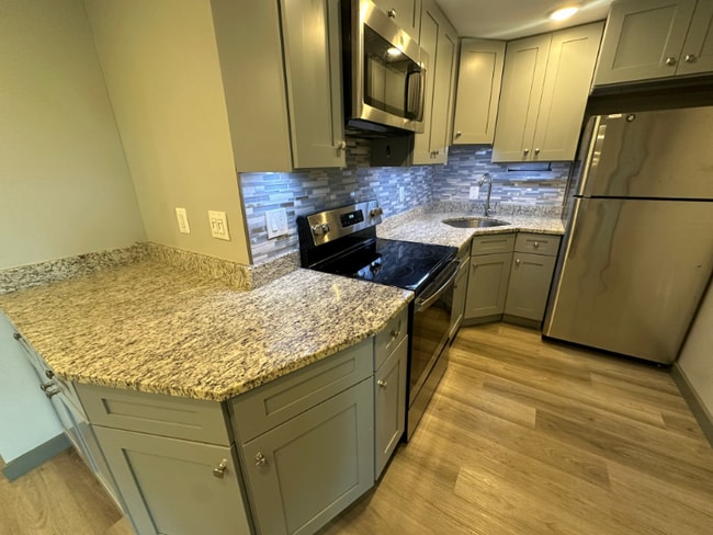 Building Photo - 355 Long Hill Rd Unit 359-26 Rental