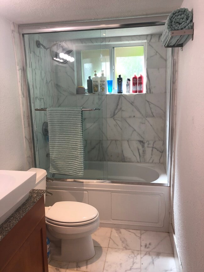 Photo - 9971 W Bay Harbor Dr