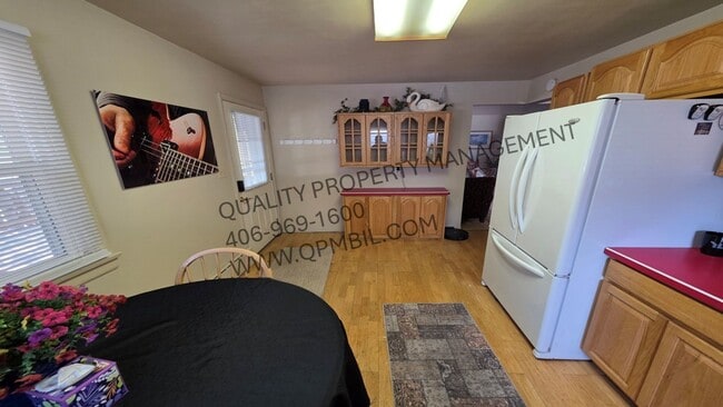 212 Grand Ave Unit MAIN
