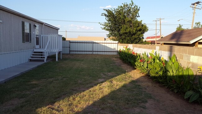 Photo - 1105 N Lamesa Rd House