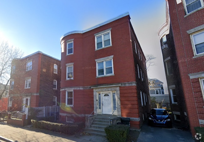 Building Photo - 135 Washington St Rental