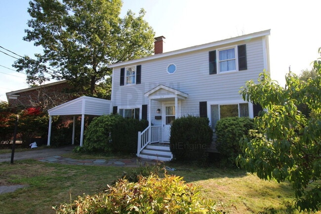 Photo - 163 Winnacunnet Rd