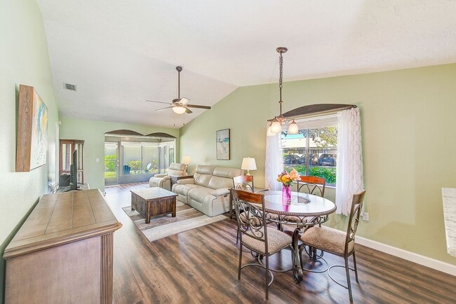 Photo - 6040 27th St W