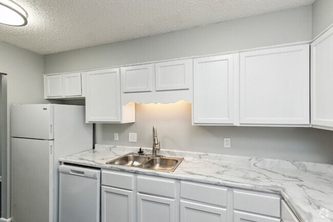 Building Photo - Meadow Glen Apartments
