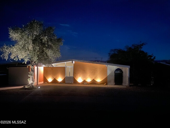 Photo - 104 N Douglas Ave