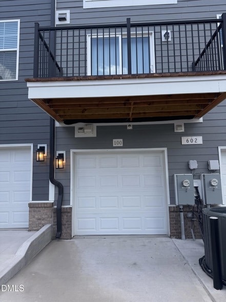 602 Market Grove Dr