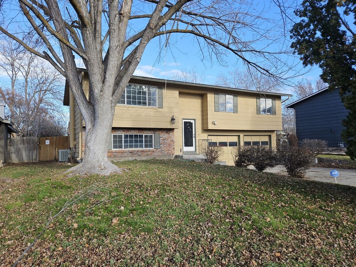 Lovely 3 bed, 2.5 bath home in west Boise - Lovely 3 bed, 2.5 bath home in west Boise