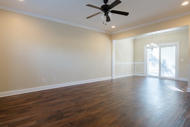 Photo - 118 Caswell Ct