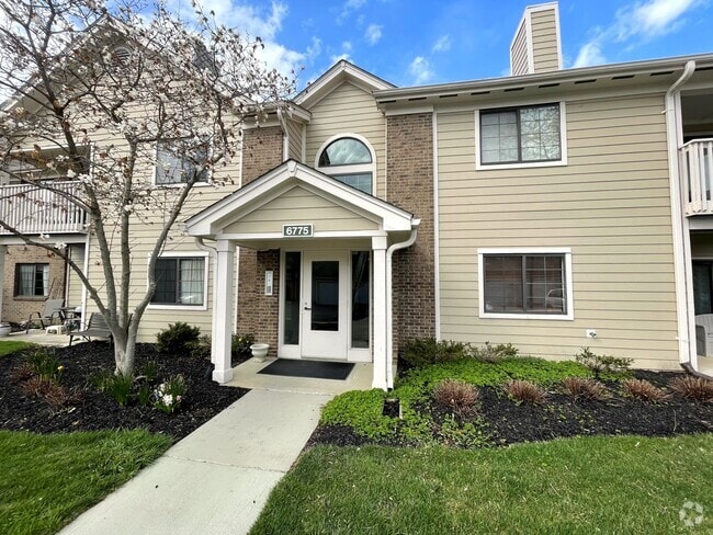 Building Photo - 6775 Meadow Creek Dr Rental