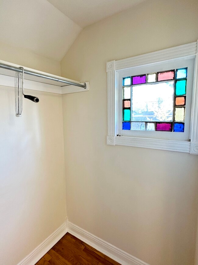 Photo - 1328 Williamson St