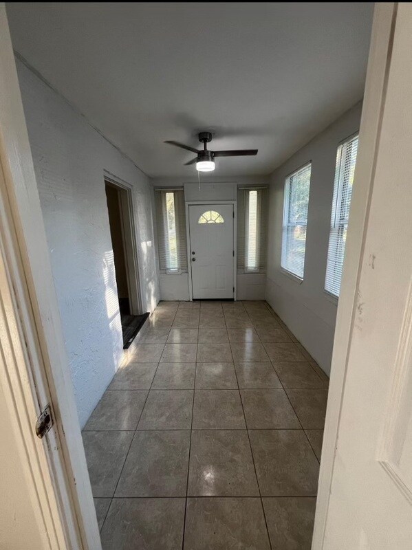 Photo - 3024 W 1st St