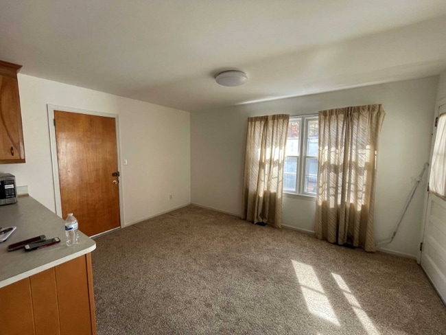 Photo - 9 Dinwiddie Pl