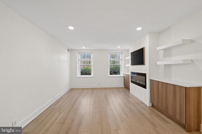 Photo - 3450 39th St NW Unidad A685