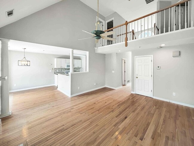 Photo - 2092 Drogheda Ln