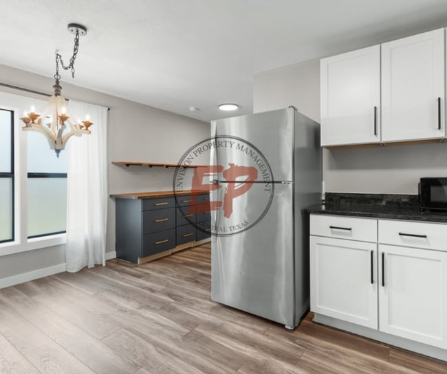 Photo - 915 N 19th St