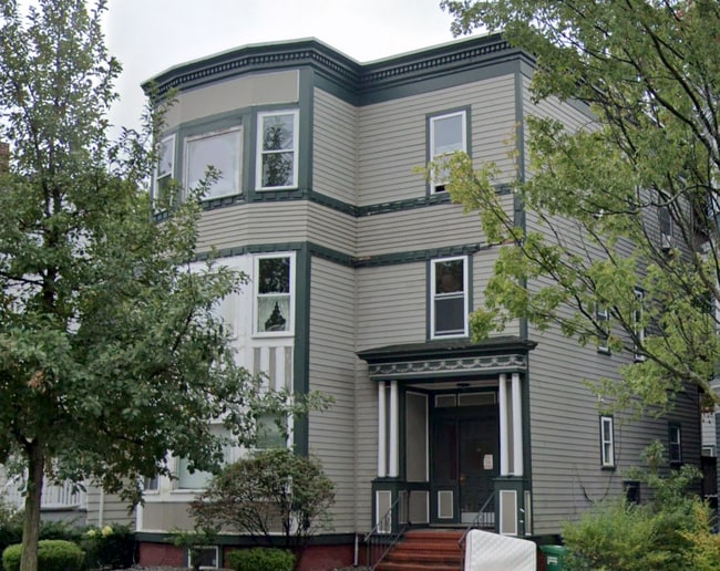 Building Photo - 1576 Cambridge St Unit 3R Rental