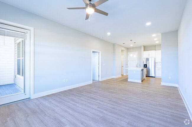 Annadale- 1BR, 1BA