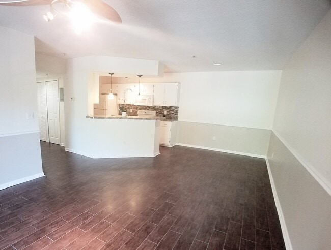 Photo - Gorgeous 1/1 Condo for Rent at The Crest c... Unit 823