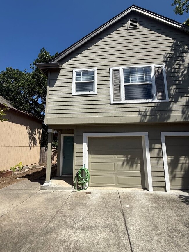 Building Photo - 1208 Hidden Creek Pl Unit 1208 Hidden Creek Place #B
