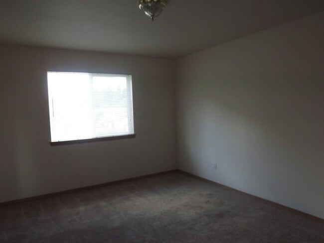 Photo - Wonderful Split-Level 3 bedroom 2 bath hom...