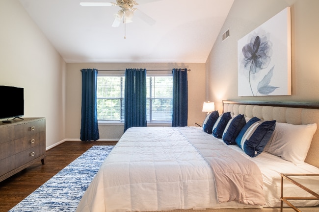 Photo - 846 Castlemaine Ct