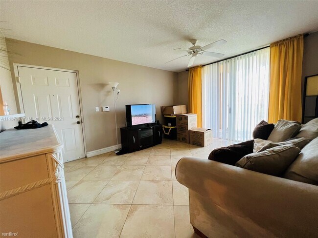 Photo - 1 br, 1 bath Condo - 2061 Renaissance Blvd...