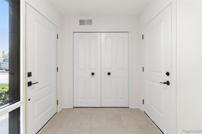 Photo - 2037 11th St Unidad 8