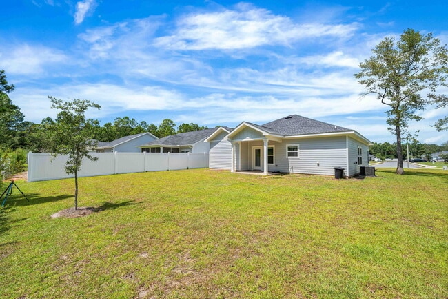 Photo - 147 Bradford Ct