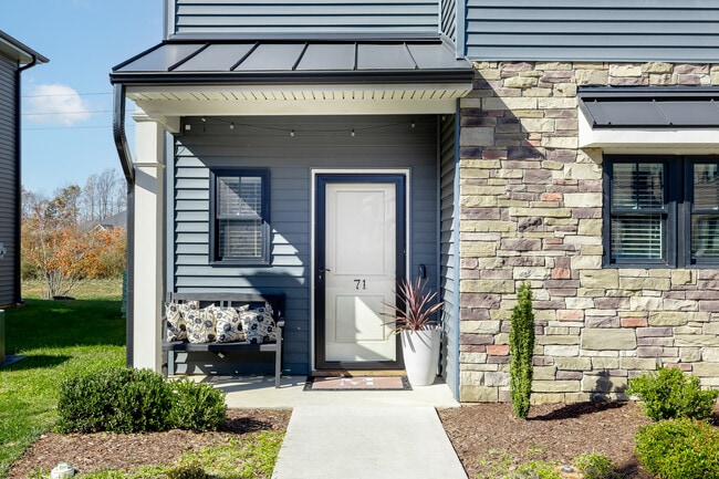 Photo - 71 Warwick Dr