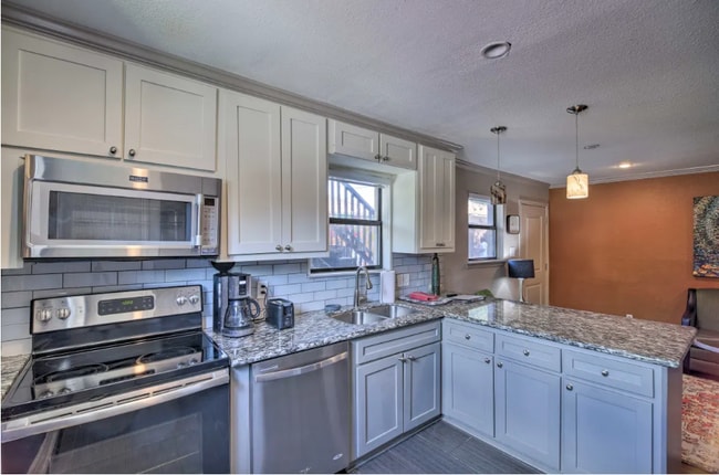Photo - 2211 Blodgett St Unit 1