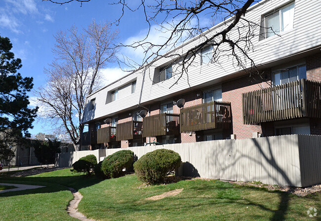 Building Photo - Wheelhouse Apartments Unit 12