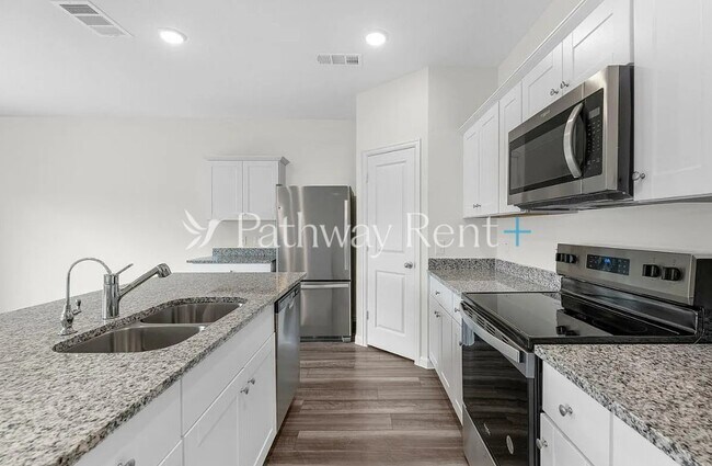 Photo - 1074 Large Poppy Dr