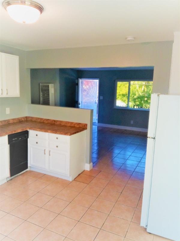 Photo - 1050 Grand Ave Unit D