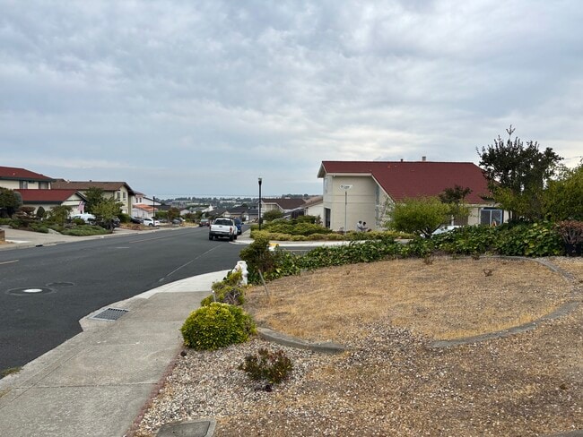 Photo - 1879 Pheasant Dr