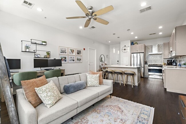 Photo - 1100 Adams St Unit 405