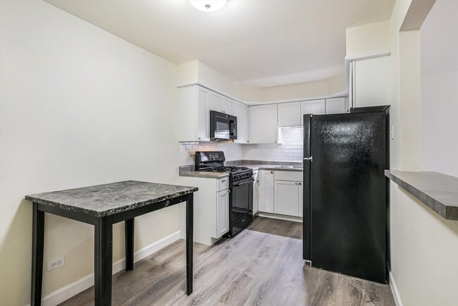 Photo - 1039 College Ave Unidad 2E