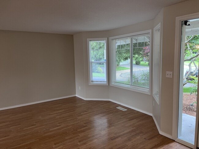 Photo - 17611 SE 16th St