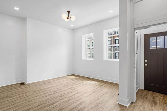 Photo - 2013 Forbes Ave